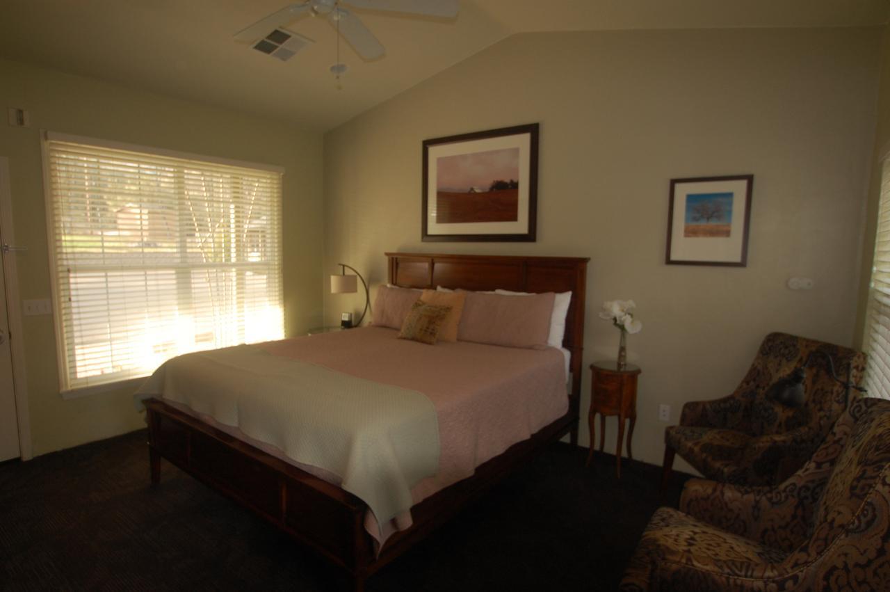 Queen'S Inn By The River Oakhurst Exterior foto